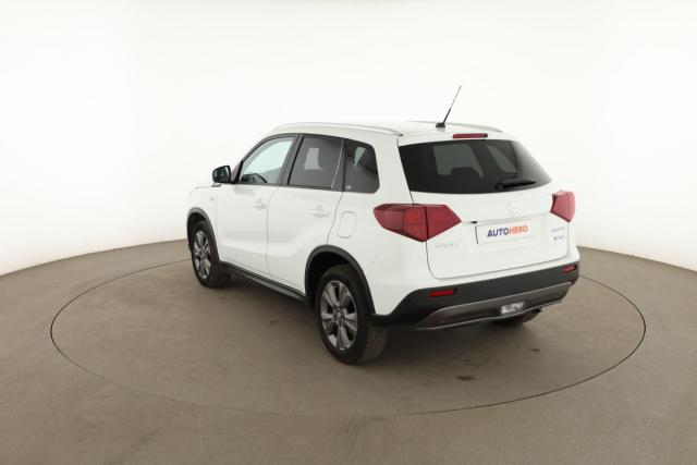 Suzuki Vitara image 8