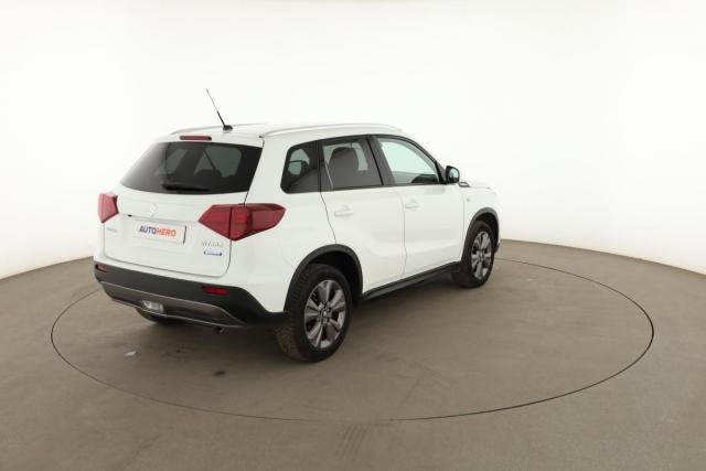 Suzuki Vitara image 7