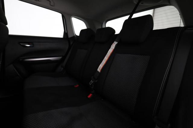 Suzuki Vitara image 9