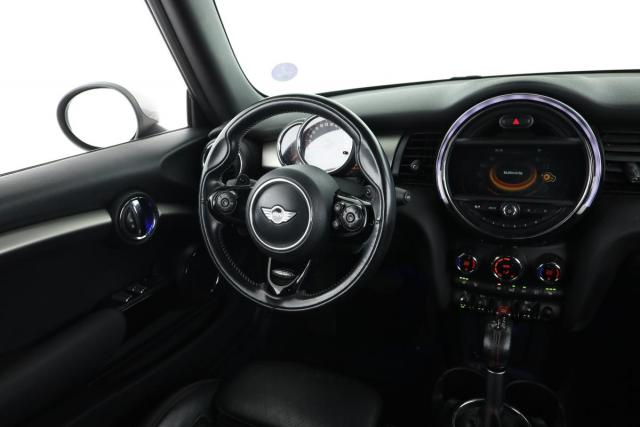 Mini Cabrio image 9