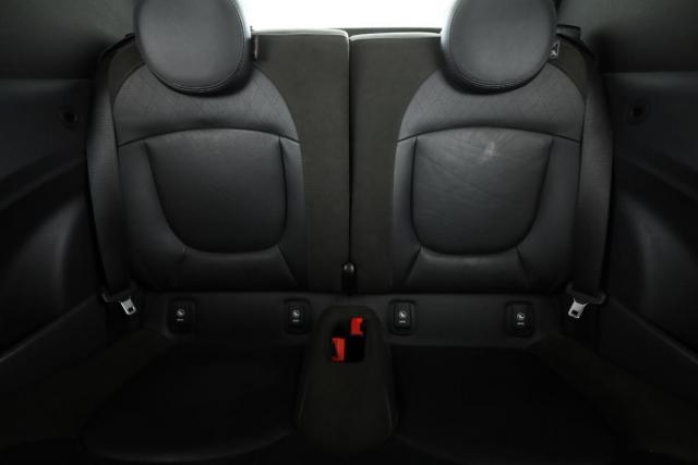 Mini Cabrio image 2