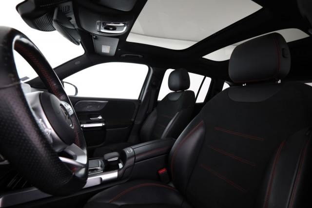 Mercedes Benz Glb image 8