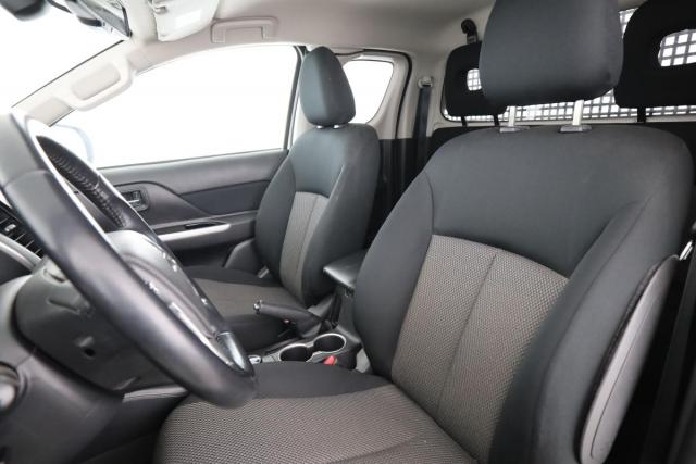 Mitsubishi L200 image 5