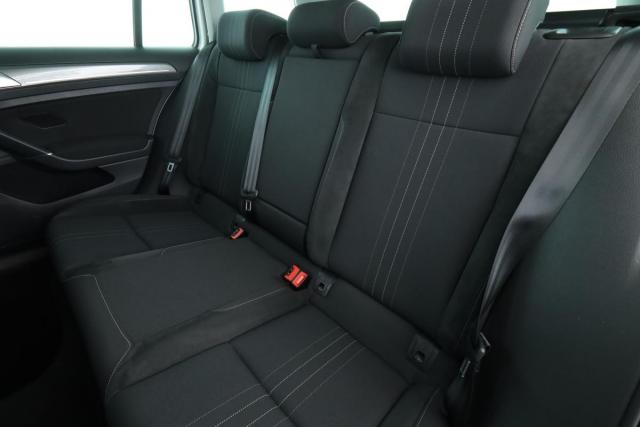 Volkswagen Golf Sw image 7