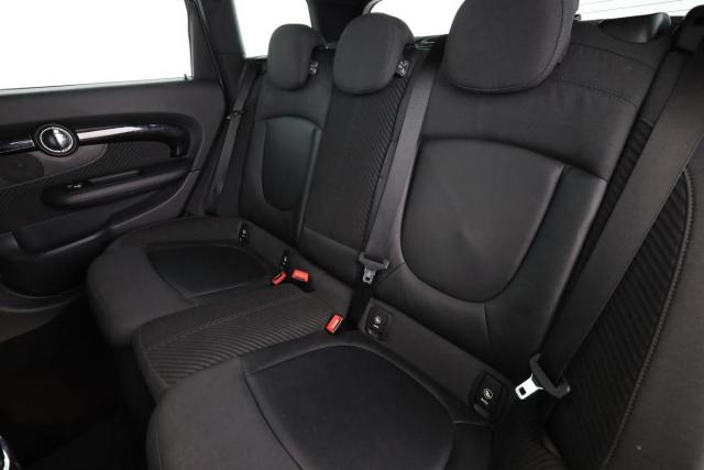 Mini Clubman image 6