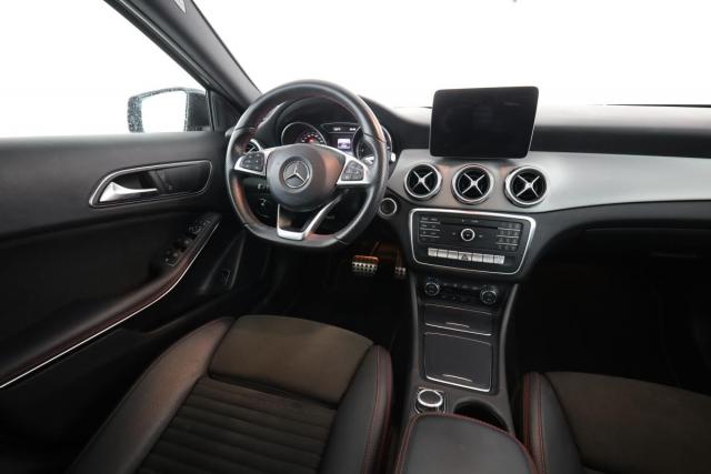 Mercedes Benz Gla image 8