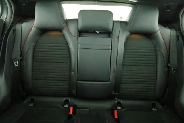 Mercedes Benz Gla image 1