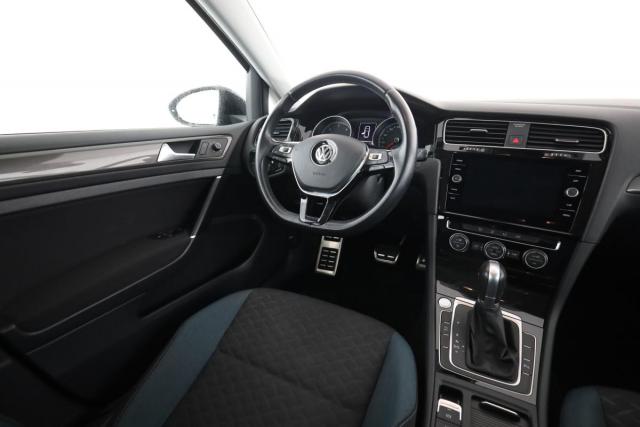 Volkswagen Golf image 9