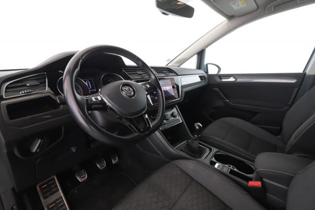 Volkswagen Touran image 1