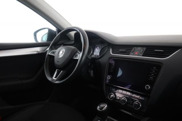 Skoda Octavia image 2
