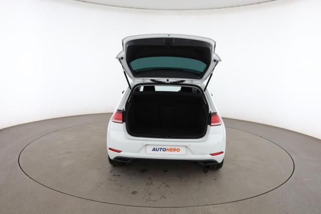 Volkswagen Golf image 9