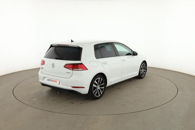 Volkswagen Golf image 8