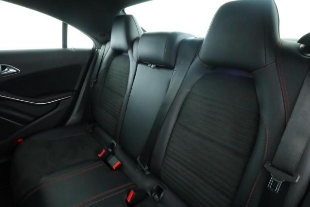 Mercedes Benz Cla image 5