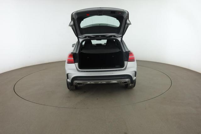 Mercedes Benz Gla image 8