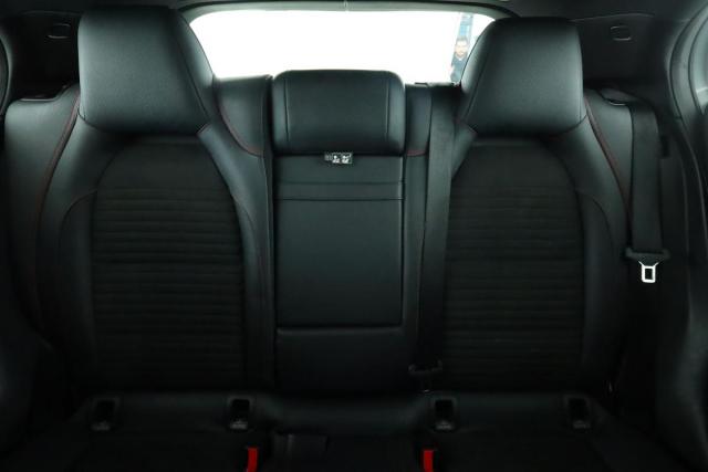 Mercedes Benz Gla image 3