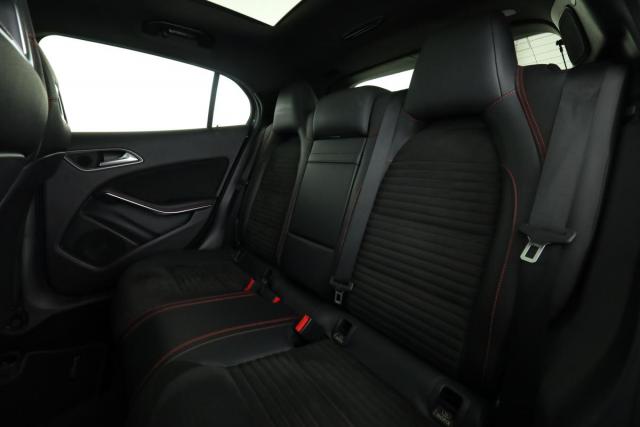 Mercedes Benz Gla image 4