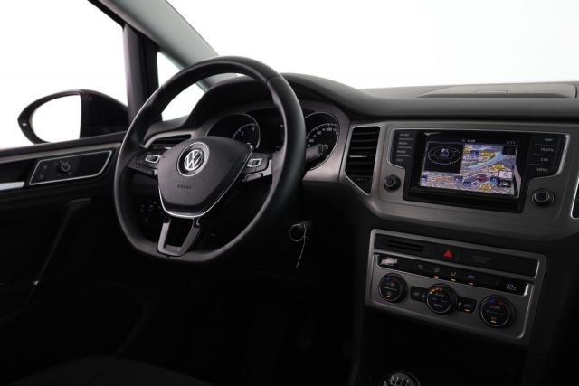 Volkswagen Golf Sportsvan image 5