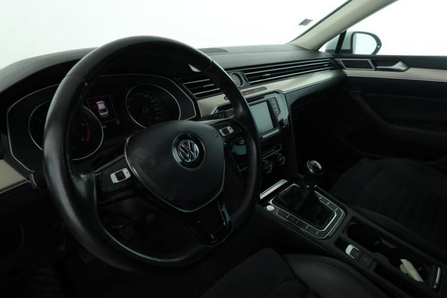 Volkswagen Passat image 4