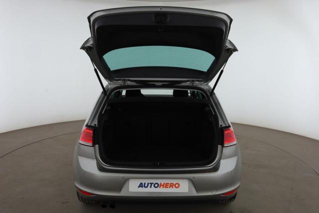 Volkswagen Golf image 8