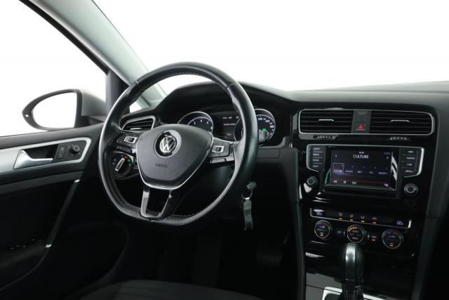 Volkswagen Golf image 9