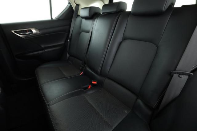 Lexus Ct 200h image 4