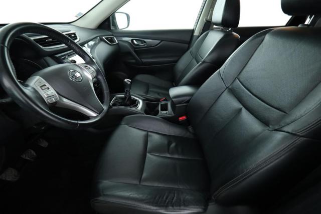 Nissan X-Trail image 1