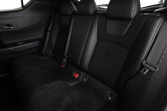 Toyota C-Hr image 7