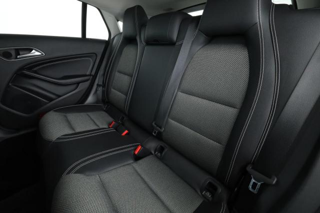 Mercedes Benz Cla Shooting Brake image 8