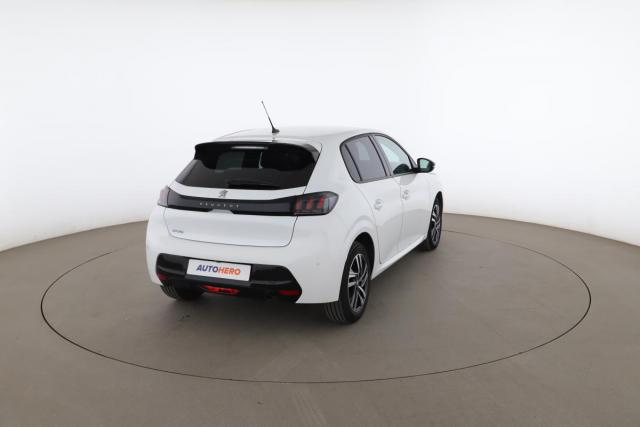 Peugeot 208 image 1