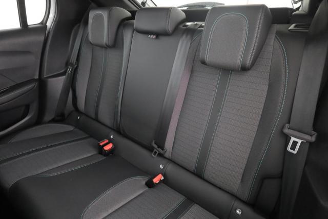 Peugeot 208 image 9