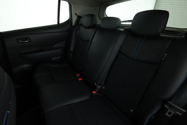 Nissan Leaf image 5