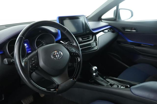 Toyota C-Hr image 2