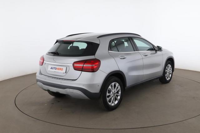Mercedes Benz Gla image 9