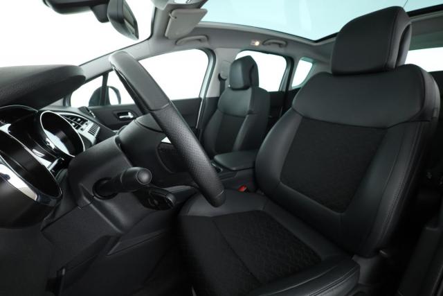 Peugeot 3008 image 2