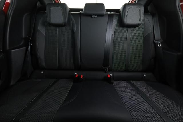 Peugeot 208 image 6