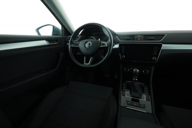 Skoda Superb Combi image 1