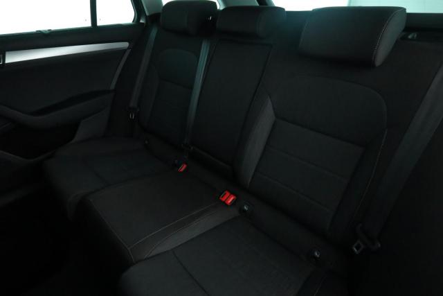 Skoda Superb Combi image 3