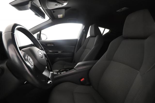 Toyota C-Hr image 8