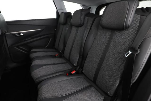 Peugeot 5008 image 1