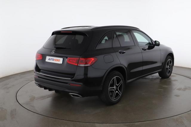 Mercedes Benz Glc image 9