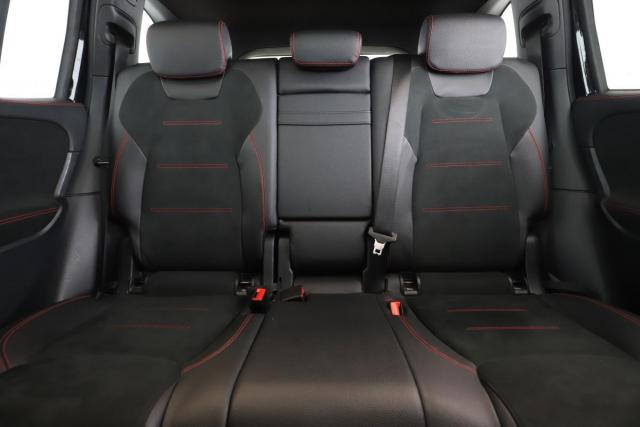 Mercedes Benz Glb image 9