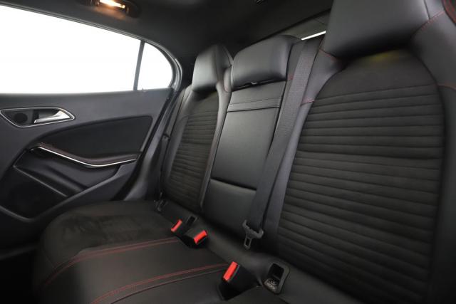 Mercedes Benz Gla image 3