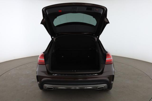 Mercedes Benz Gla image 8