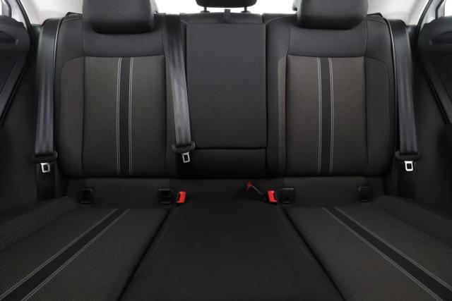Volkswagen T-Roc image 2