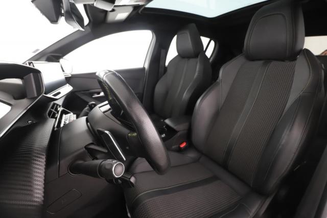 Peugeot 208 image 1