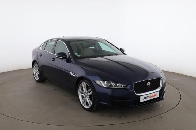 Jaguar Xe image 3