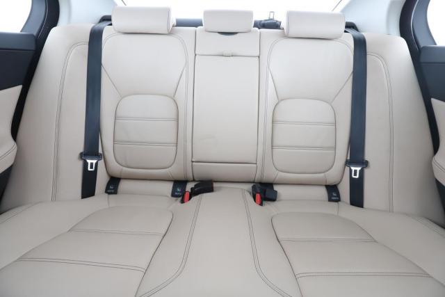 Jaguar Xe image 5