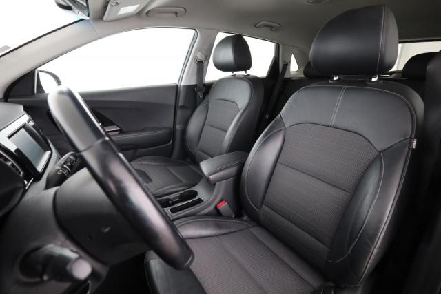 Kia Niro image 8