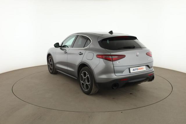 Alfa Romeo Stelvio image 9