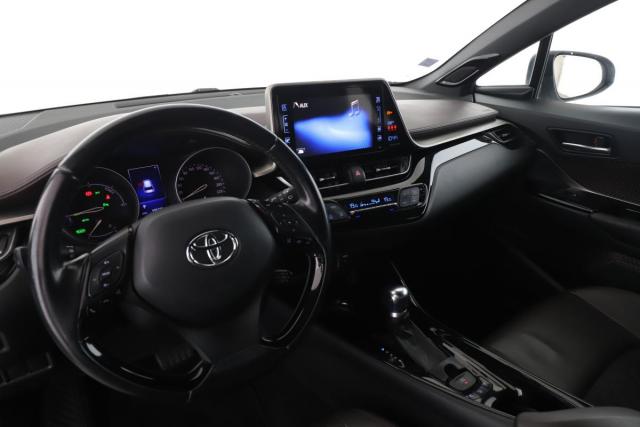 Toyota C-Hr image 2